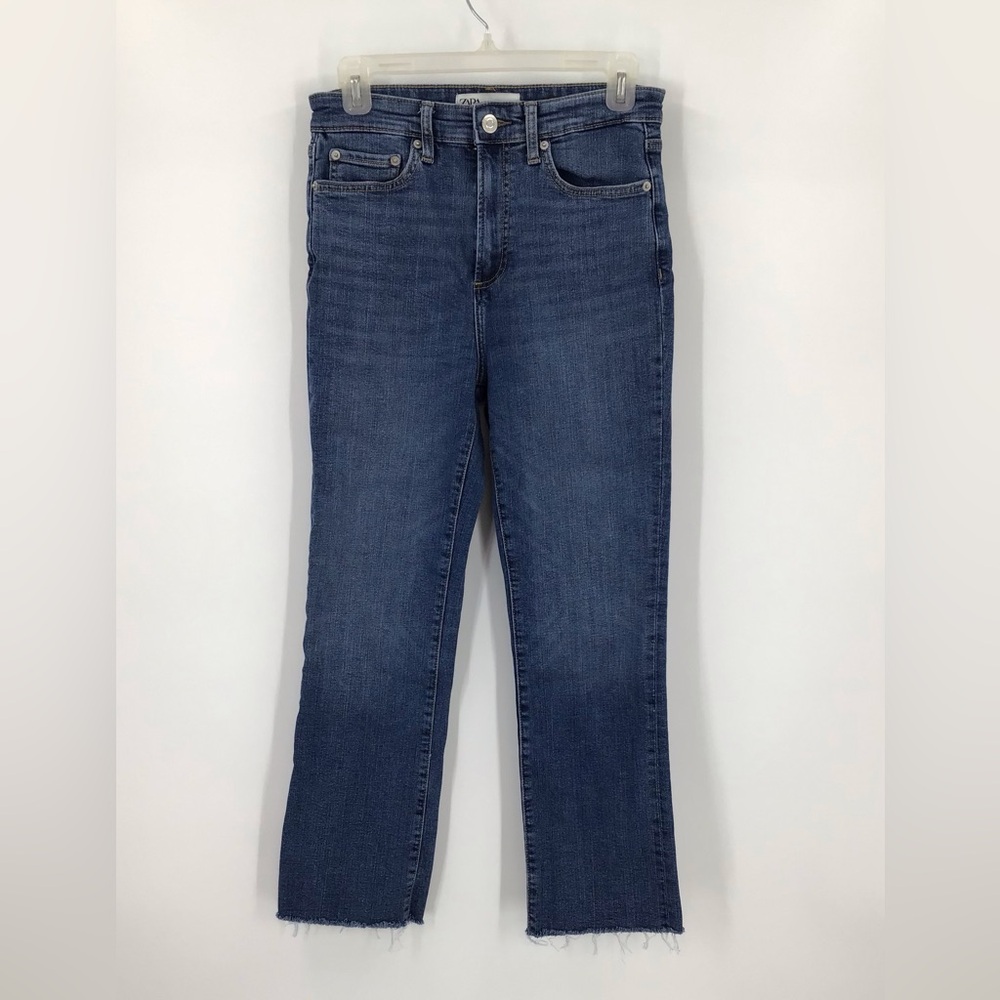 Women’s Zara high waisted cropped ankle jean. Size 4. Gently worn.